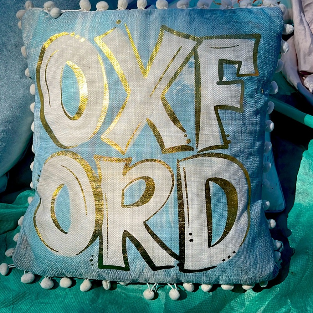 Oxford throw pillow